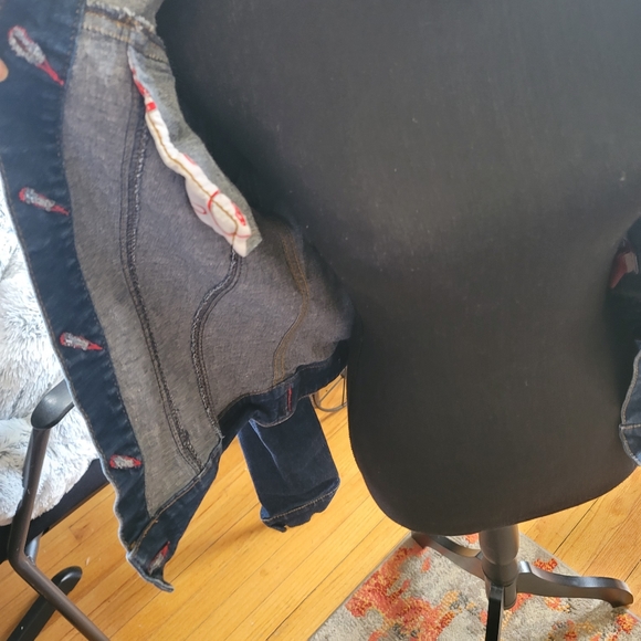 Vintage Echo Dark jean jacket w/ rhino on the back - Picture 2 of 11